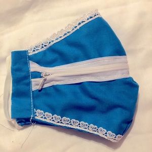 Blue and white zip the lips face mask
